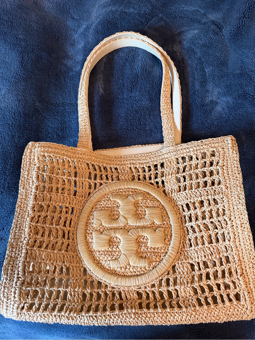 Tory Burch Beige Woven Straw Tote with Logo Medallion - Picture 2 of 4